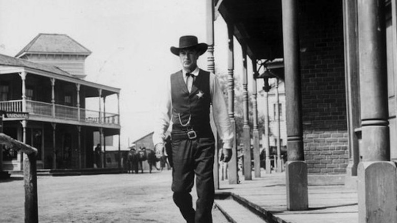 high-noon-has-one-of-gary-coopers-best-performances